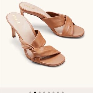 NWT Inez Isa Sandals in Cognac Nappa
